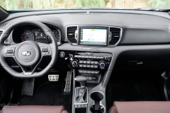 Toyota-RAV4-против-Kia-Sportage-15